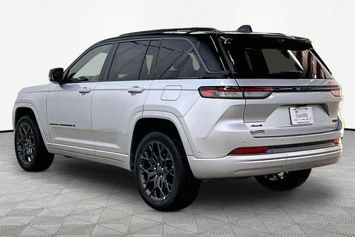 2026 Jeep Grand Cherokee Summit