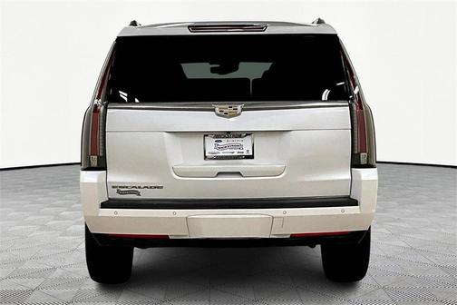 2016 Cadillac Escalade Luxury