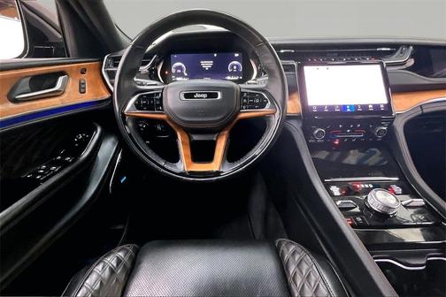 2022 Jeep Grand Cherokee Summit
