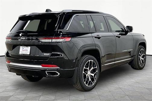 2022 Jeep Grand Cherokee Summit