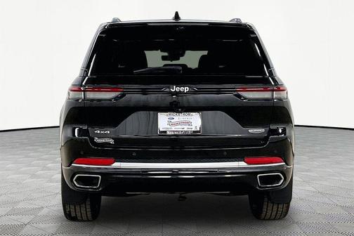 2022 Jeep Grand Cherokee Summit