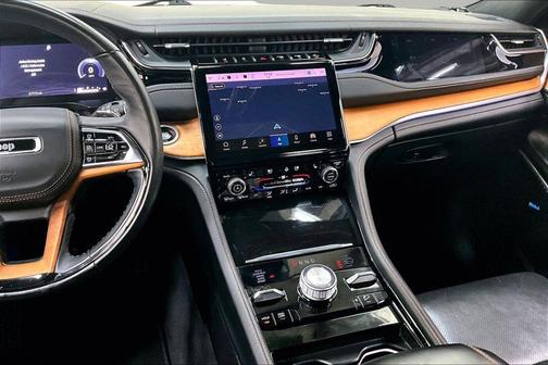 2022 Jeep Grand Cherokee Summit