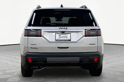 Silver Zynith Clearcoat 2026 Jeep Cherokee LAREDO/LIMITED