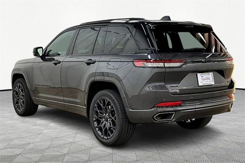 2025 Jeep Grand Cherokee Summit