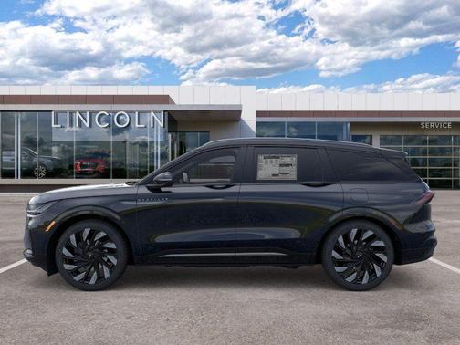 Infinite Black Metallic 2026 Lincoln Nautilus Reserve