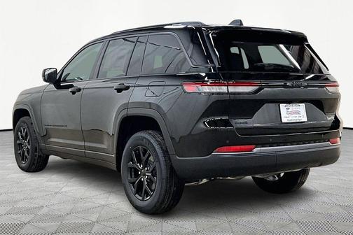 2026 Jeep Grand Cherokee Laredo