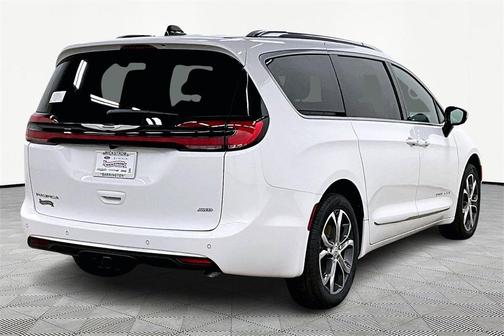 2026 Chrysler Pacifica Pinnacle