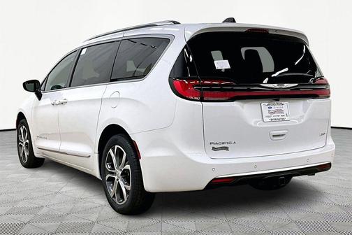 2026 Chrysler Pacifica Pinnacle