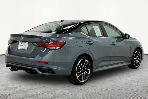 2t Gry Blk Roof 2024 Nissan Sentra SR