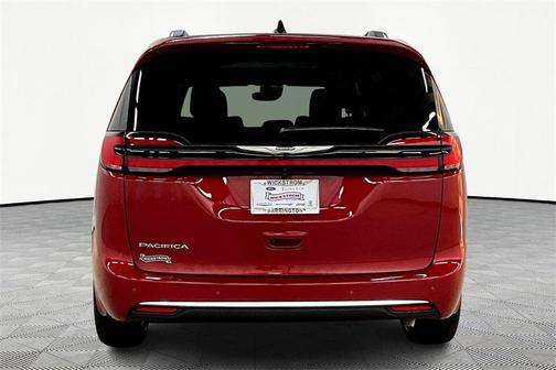 2026 Chrysler Pacifica Pinnacle