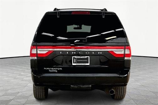 2017 Lincoln Navigator Select