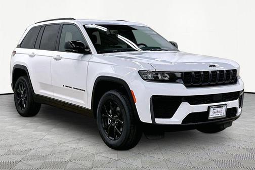 Bright White Clearcoat 2026 Jeep Grand Cherokee Laredo