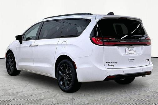 PW7 2027 Chrysler Pacifica LIMITED