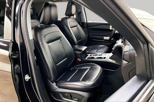 Agate Black Metallic 2023 Ford Explorer XLT