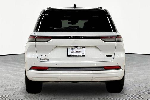 Bright White Clearcoat 2026 Jeep Grand Cherokee Summit