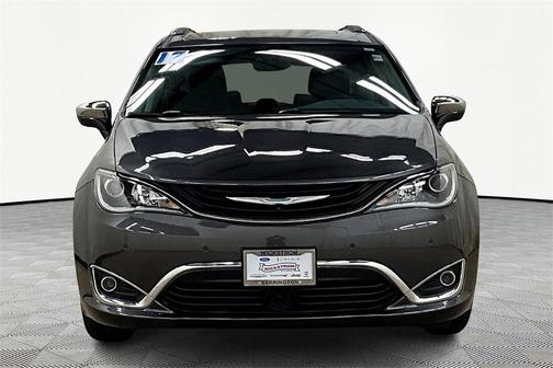 2017 Chrysler Pacifica Hybrid Platinum