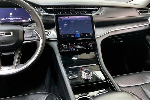 Metallic 2023 Jeep Grand Cherokee Limited