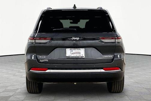 Metallic 2026 Jeep Grand Cherokee Limited
