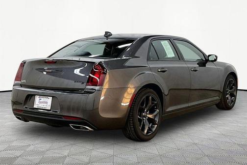 2022 Chrysler 300 S