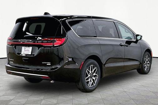 PXJ 2027 Chrysler Pacifica LIMITED