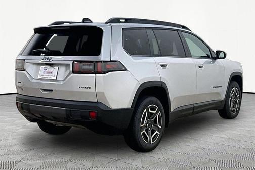 Silver Zynith Clearcoat 2026 Jeep Cherokee LAREDO/LIMITED