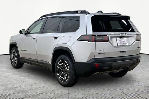 Silver Zynith Clearcoat 2026 Jeep Cherokee LAREDO/LIMITED