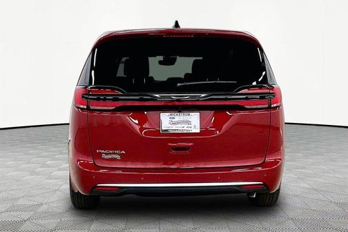 PR6 2027 Chrysler Pacifica SELECT