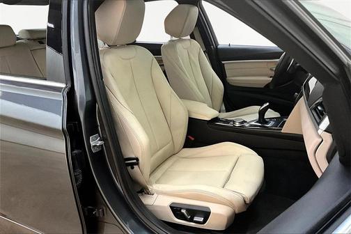 2017 BMW 330 i xDrive