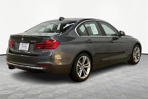 2017 BMW 330 i xDrive