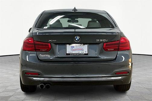 2017 BMW 330 i xDrive