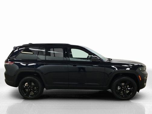 Midnight Sky 2024 Jeep Grand Cherokee Limited