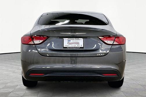 2016 Chrysler 200 LX