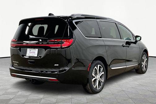 2026 Chrysler Pacifica Pinnacle