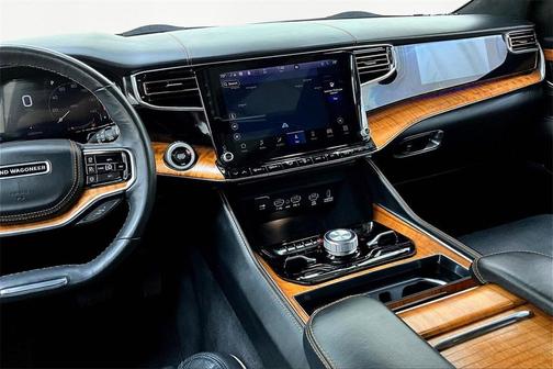 2022 Jeep Grand Wagoneer Series III