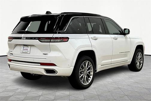 2025 Jeep Grand Cherokee Summit