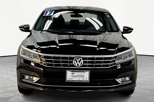 2017 Volkswagen Passat 1.8T SE w/Technology