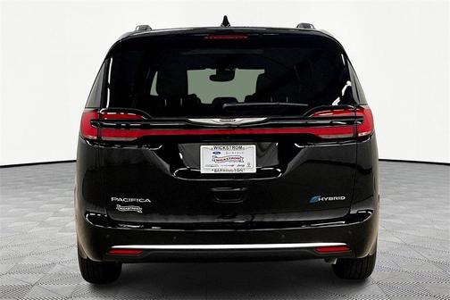 2025 Chrysler Pacifica Hybrid Pinnacle