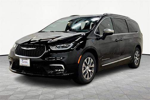 2025 Chrysler Pacifica Hybrid Pinnacle