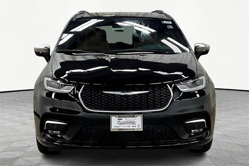 2025 Chrysler Pacifica Hybrid Pinnacle