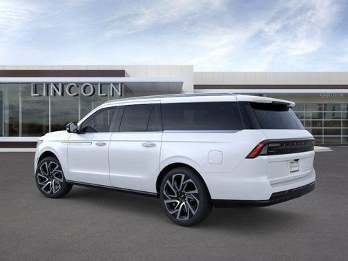 Star White 2026 Lincoln Navigator L Reserve