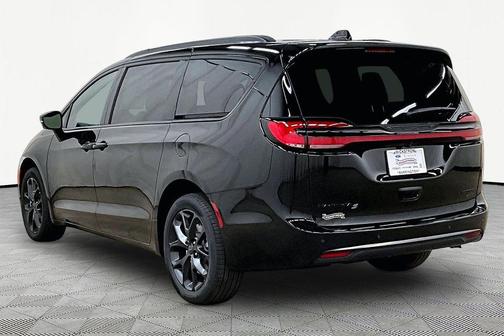 PXJ 2027 Chrysler Pacifica LIMITED
