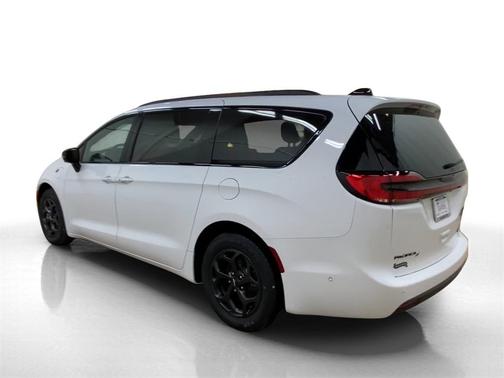 2025 Chrysler Pacifica Hybrid Select