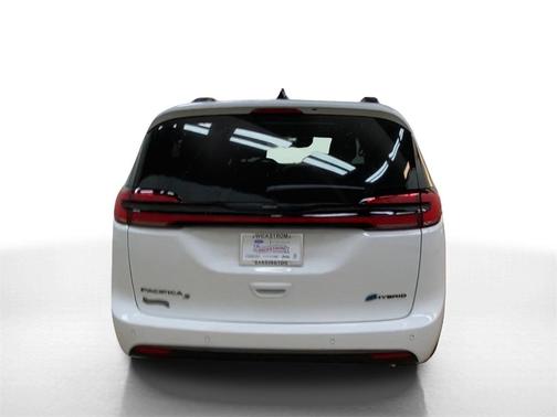 2025 Chrysler Pacifica Hybrid Select