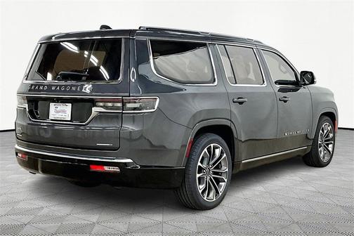 2022 Jeep Grand Wagoneer Series III