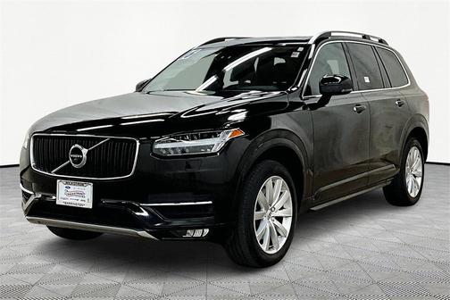 2016 Volvo XC90 T6 Momentum