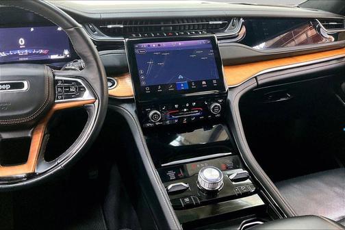 2023 Jeep Grand Cherokee Summit