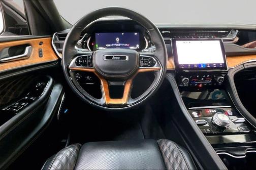 2023 Jeep Grand Cherokee Summit