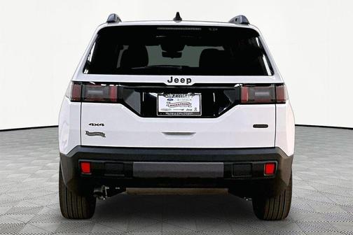 Bright White Clearcoat 2026 Jeep Cherokee Overland