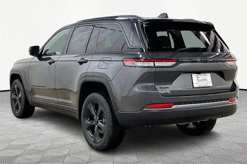 Metallic 2026 Jeep Grand Cherokee Limited
