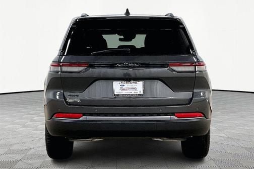 Metallic 2026 Jeep Grand Cherokee Limited